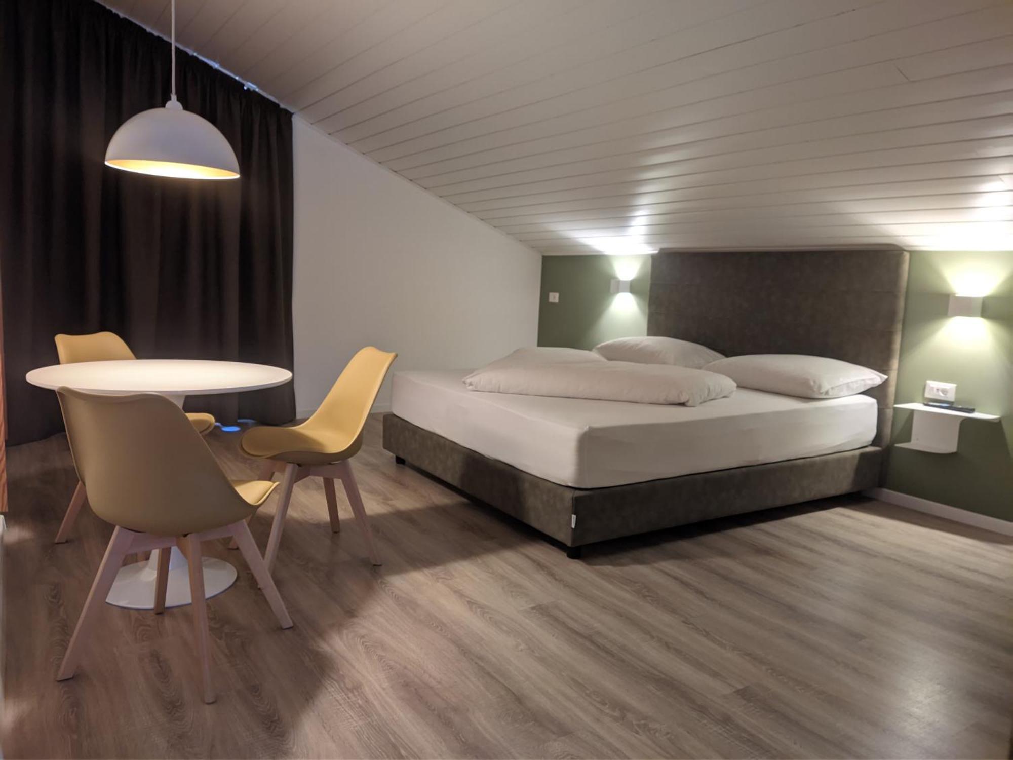 Garni Saltneregg Hotel Caldaro Eksteriør billede