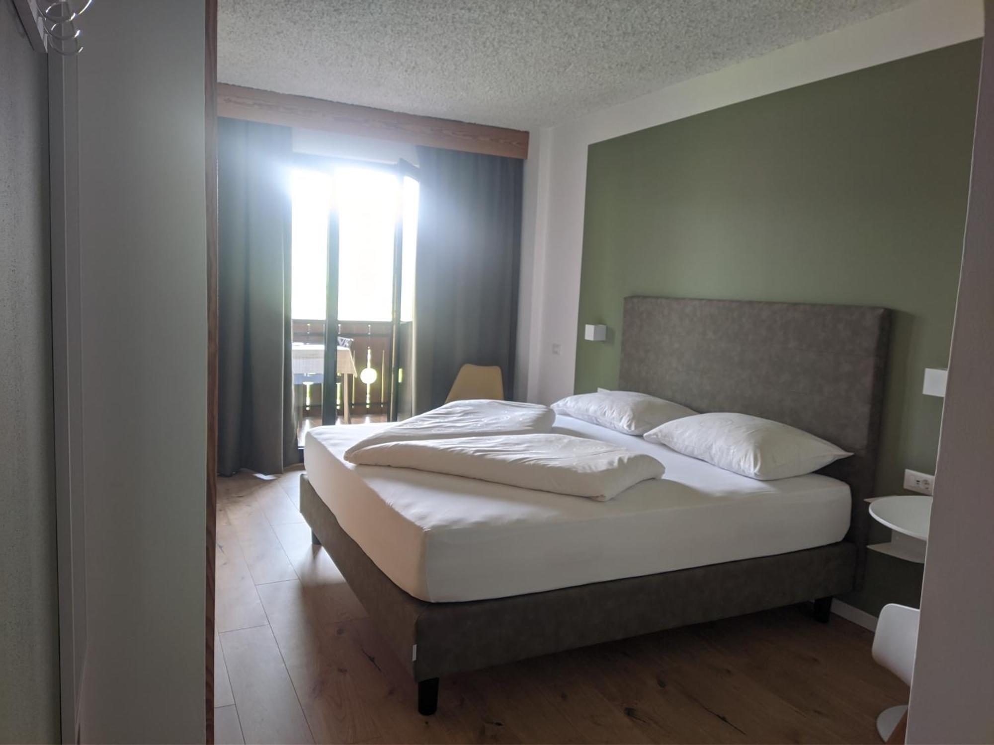 Garni Saltneregg Hotel Caldaro Eksteriør billede
