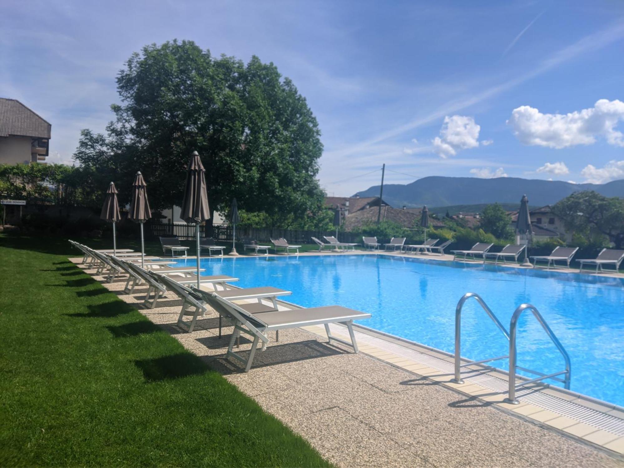 Garni Saltneregg Hotel Caldaro Eksteriør billede