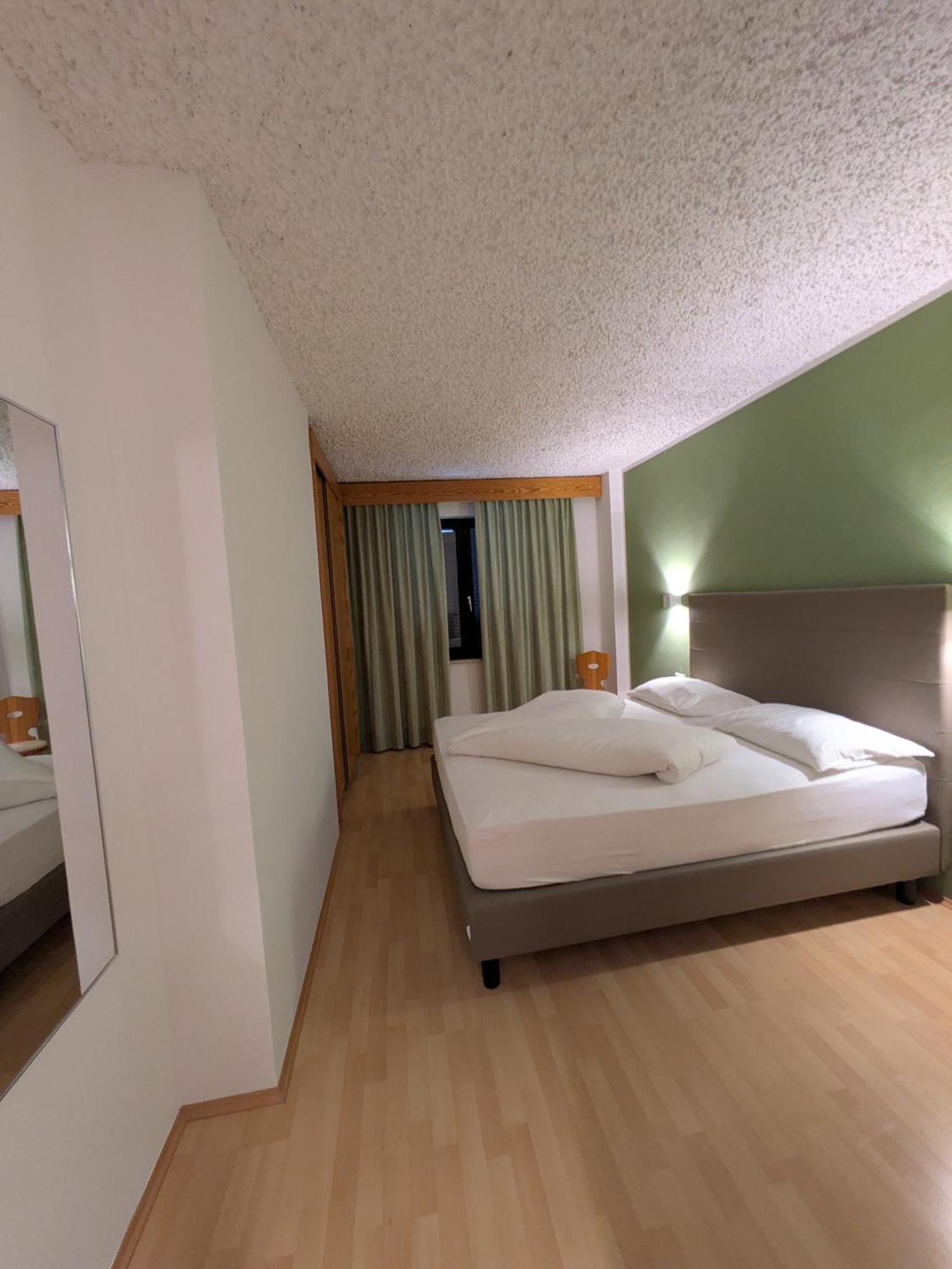 Garni Saltneregg Hotel Caldaro Eksteriør billede