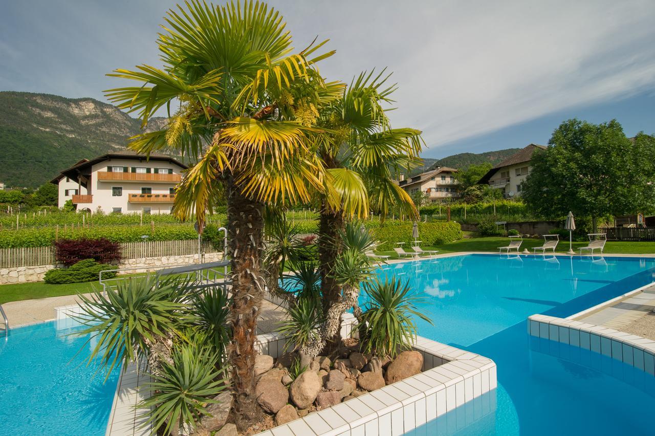 Garni Saltneregg Hotel Caldaro Eksteriør billede